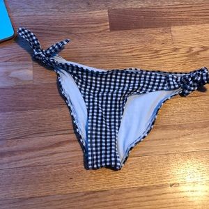 Checkered bikini bottoms